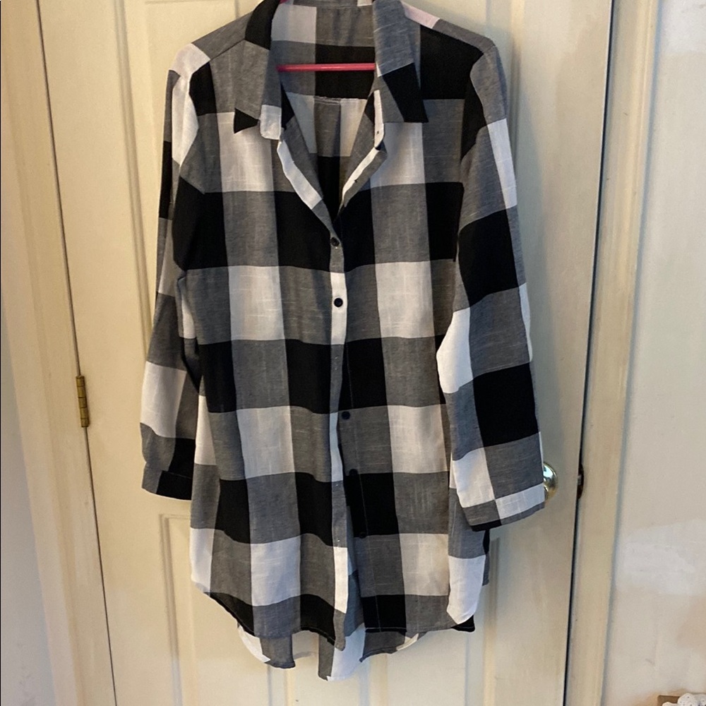 SHEIN Black and White Plaid Button Long Down Shirt
